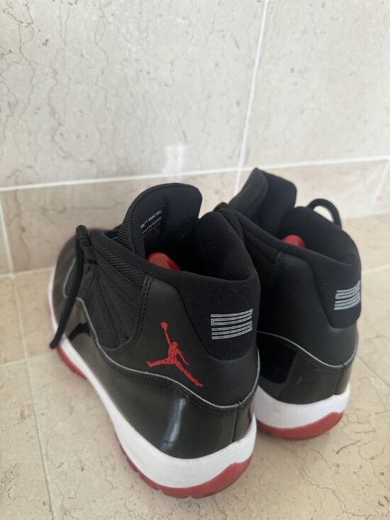 Jordan 11 Retro Bred